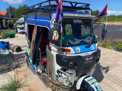 Maxima ឆ្នាំ023 លក់ $2,550 ផ្លាកលេខភ្នំពេញ
