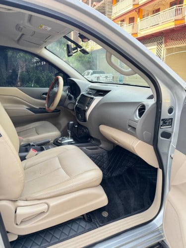 Nissan Navara 2019 auto capitas company car very nice car