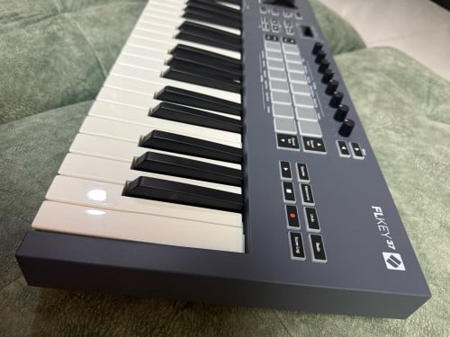 Novation FLkey 37 | MIDI Keyboard Controller