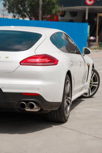 Porsche Panamera 2014 For Rent /出租