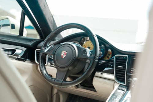 Porsche Panamera 2014 For Rent /出租