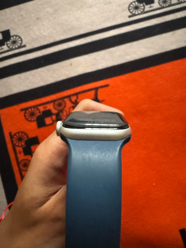 Price 110$ Apple Watch s5-40mm Conditions 98.99% Battery Health 99%