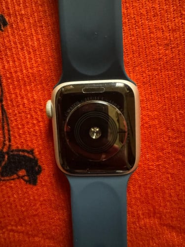 Price 110$ Apple Watch s5-40mm Conditions 98.99% Battery Health 99%
