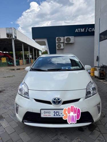 Prius 014 អប់សិន4 ឡានមូល18500$មើលឡានយាយគ្នាបានតិចតួច0968793333/0314199988