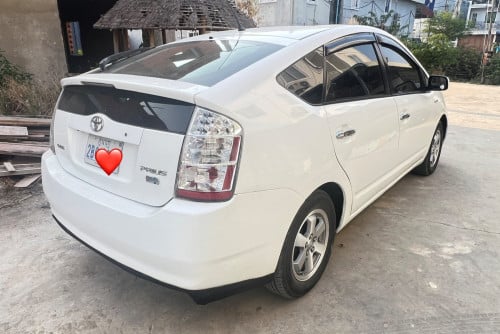 Prius 2007 white h/full