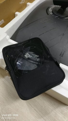 ROG STRIX XG32WCS នៅស្អាត99%