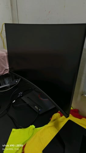 ROG STRIX XG32WCS នៅស្អាត99%