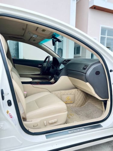 sedan