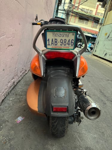 suzuki gemma 250 មានកាតគ្រីត្រឹមត្រូវ (បាតសោរ) លក់ឡៃឡុងតម្លៃ450$