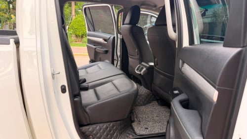 Toyota Hilux Revo V-edition 2024