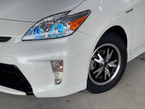 Toyota Prius 2015 option 2 up Android ទេីបតែចូលស្តុកថ្មី តម្លៃល្អ បង់រំលស់សិក្សា១៥នាទីដកឡាន