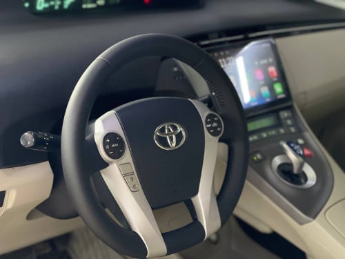Toyota Prius 2015 option 2 up Android ទេីបតែចូលស្តុកថ្មី តម្លៃល្អ បង់រំលស់សិក្សា១៥នាទីដកឡាន