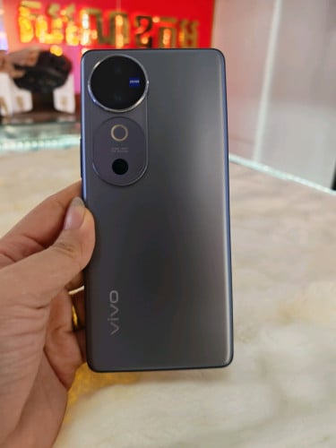 ViVo V40 5G ram12G+12G/256G sim2 ស្អាត99%ធានាសុំនុំហ្សីន