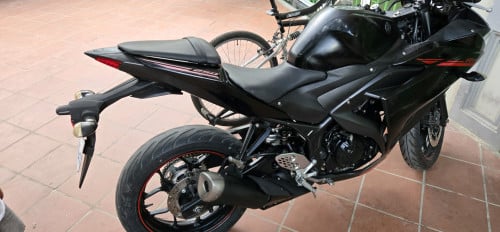 Yamaha YZF-R25 2015