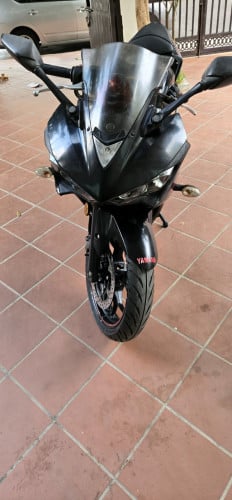 Yamaha YZF-R25 2015