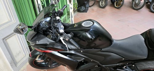 Yamaha YZF-R25 2015