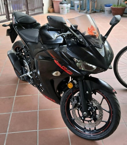 Yamaha YZF-R25 2015