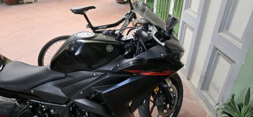 Yamaha YZF-R25 2015