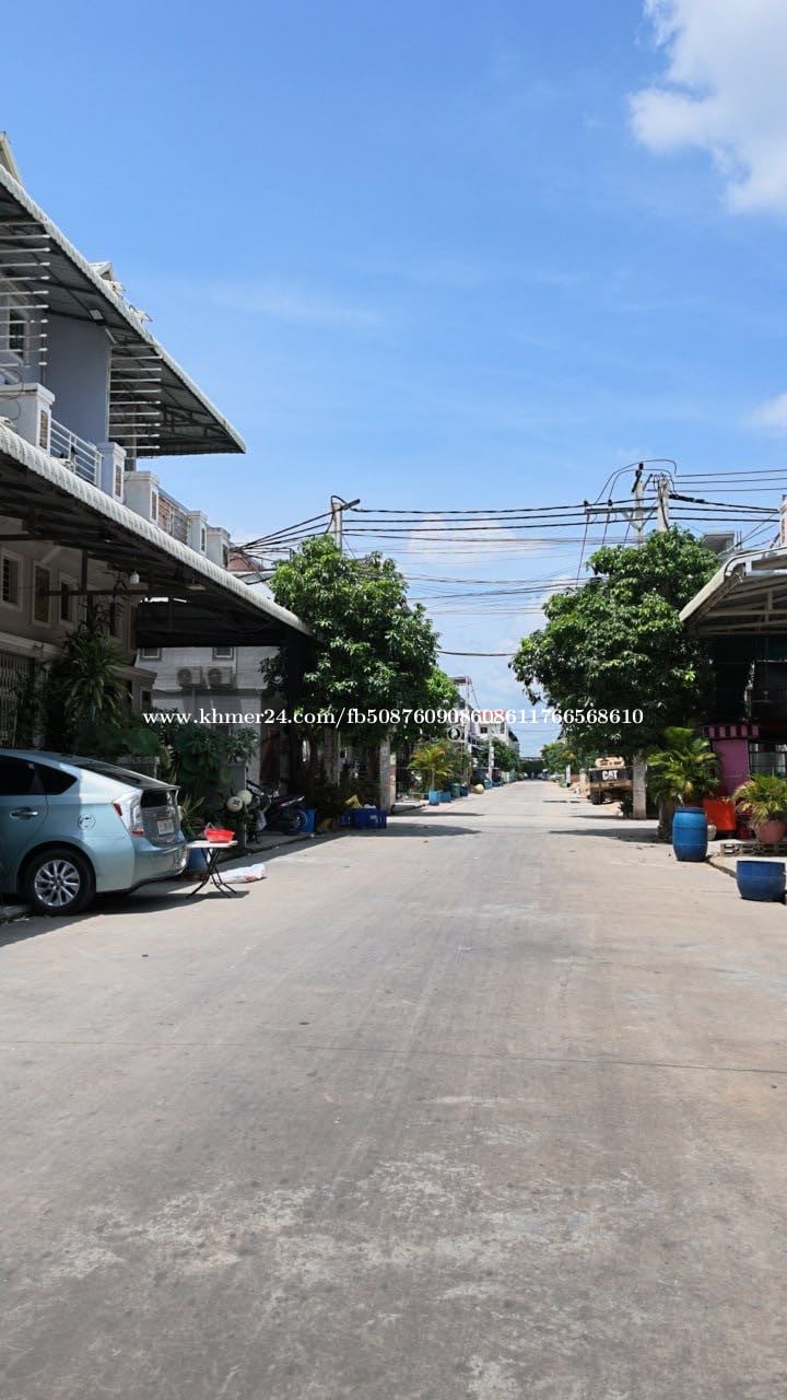 ផ្ទះលក់បន្ទាន់ នៅ ភ្នំពេញ  ខណ្ឌដង្កោ  តម្លៃលក់  $68,500  អាចចរចាបាន  ( ម្ចាស់ផ្ទាល់ )​