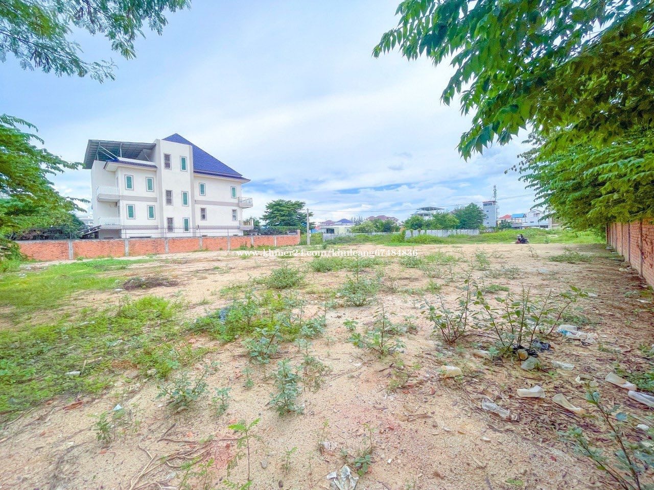 ដីលក់បន្ទាន់ ជិត បុរីពិភពថ្មីសំរោងអណ្តែត បុរីសាគូរ៉ា បុរី អាម៉ូរី   ( ម្ចាស់ដីផ្ទាល់ )