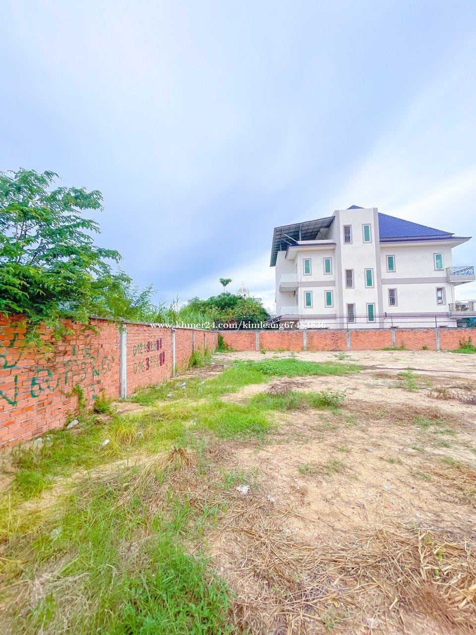 ដីលក់បន្ទាន់ ជិត បុរីពិភពថ្មីសំរោងអណ្តែត បុរីសាគូរ៉ា បុរី អាម៉ូរី   ( ម្ចាស់ដីផ្ទាល់ )