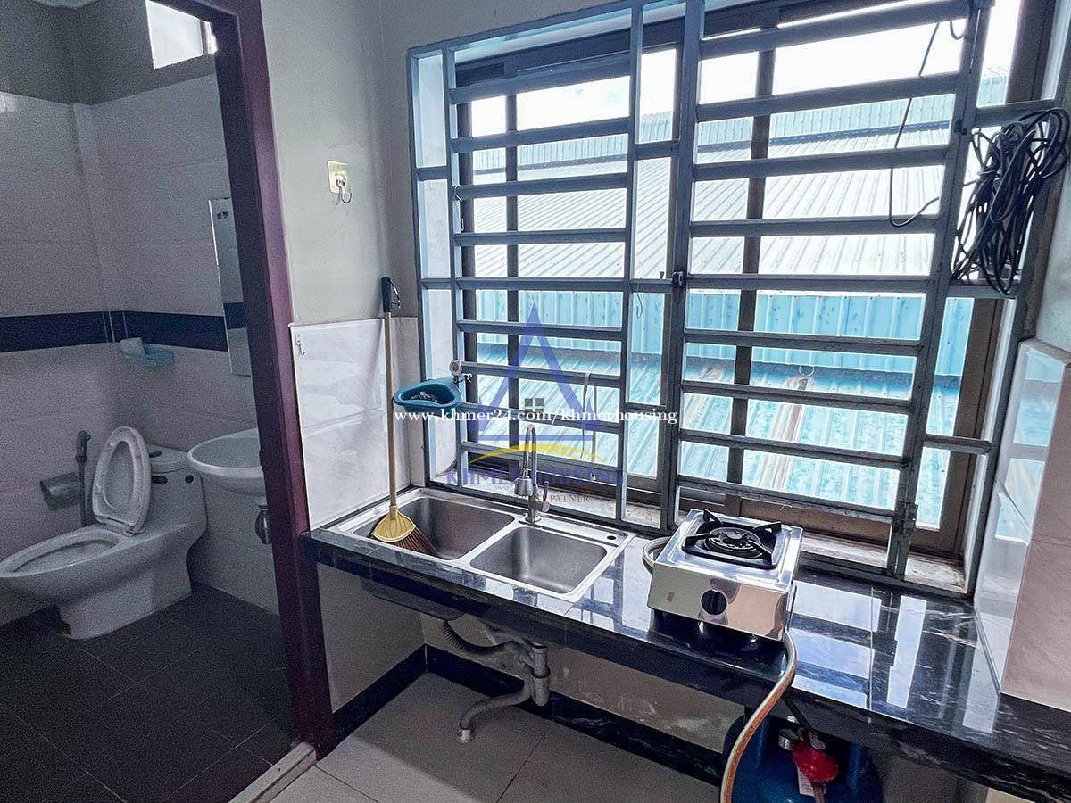 Apartment Studio Room For Rent Near TK Avenue