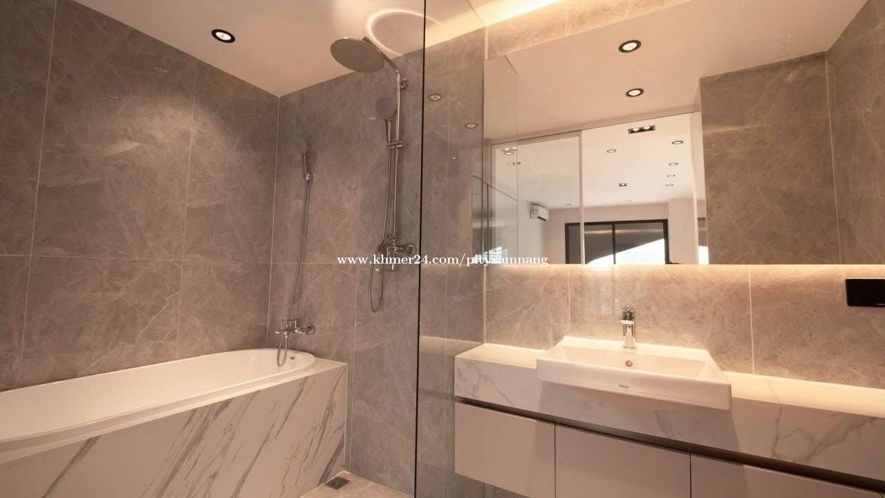Duplex 4Bedroom in BKK1