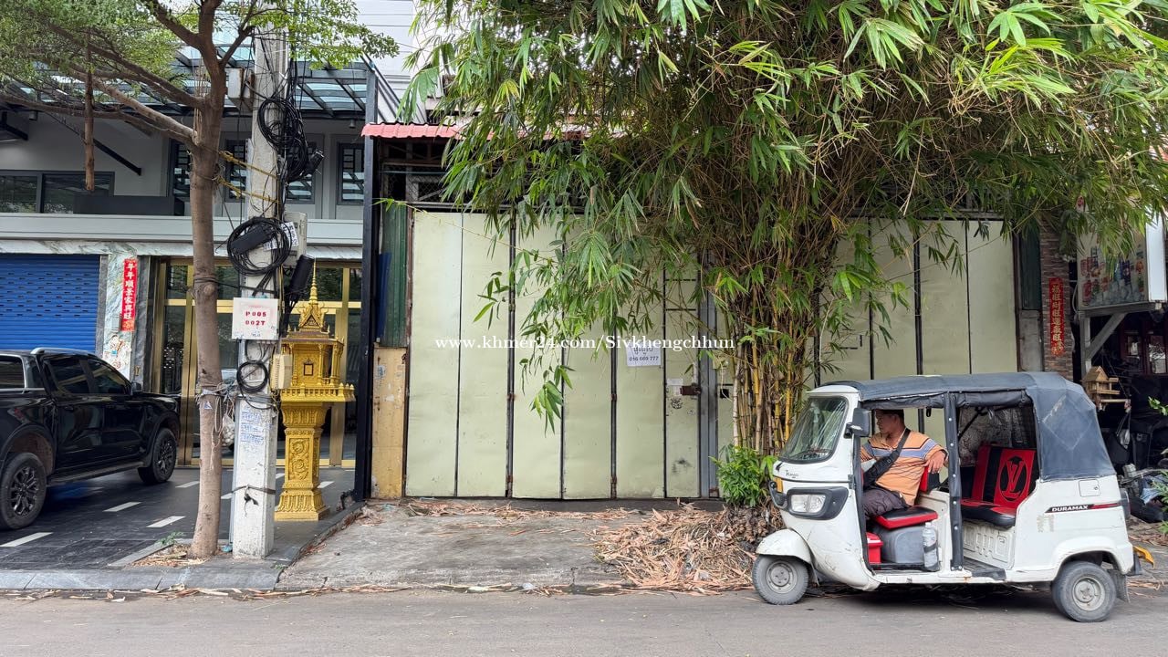 ឃ្លាំងសំរាប់ជួលបេីកអាជីវកម្មលក់គ្រឿងឡានផ្សាដេប៉ូ