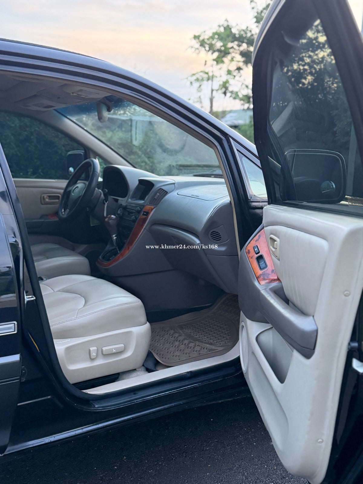 ឡានលក់Lexus RX300ឆ្នាំផលិតឆ្នាំ1999ប៉ុង1ប្រភេទឡានសុំណុំតំលៃ7500 ...