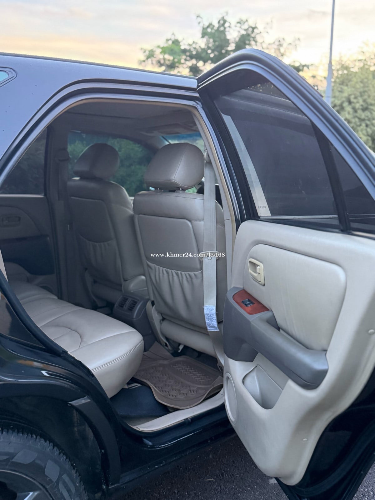 ឡានលក់Lexus RX300ឆ្នាំផលិតឆ្នាំ1999ប៉ុង1ប្រភេទឡានសុំណុំតំលៃ7500 ...