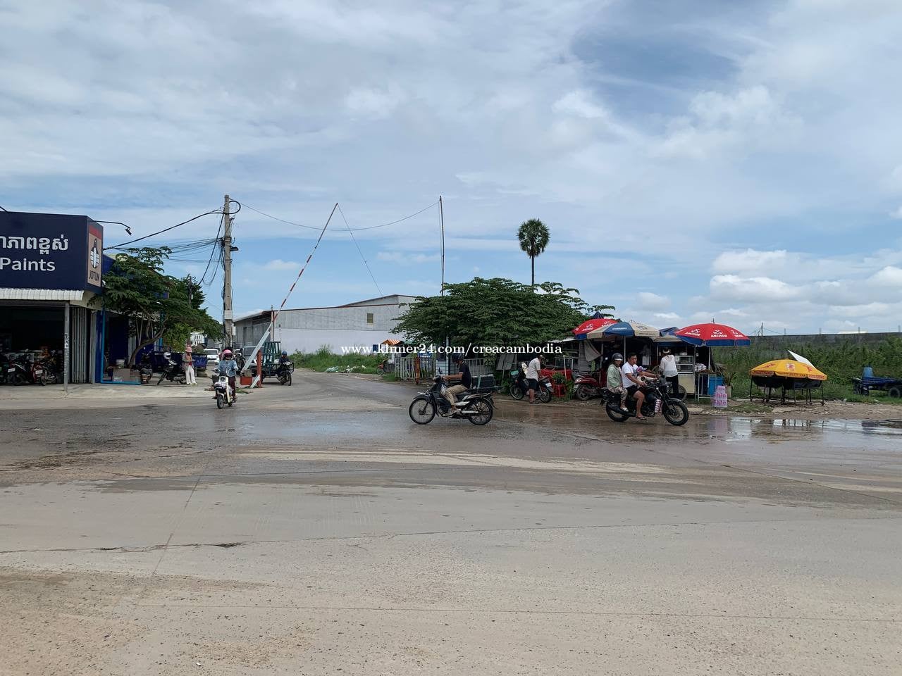 ដីជួលនៅផ្លូវកែងបុរីឈូកវ៉ា២​ផ្លូវមេ​ ភ្នំពេញ/ Land for rent Corner main road CHhoukva2 , Phnom Penh