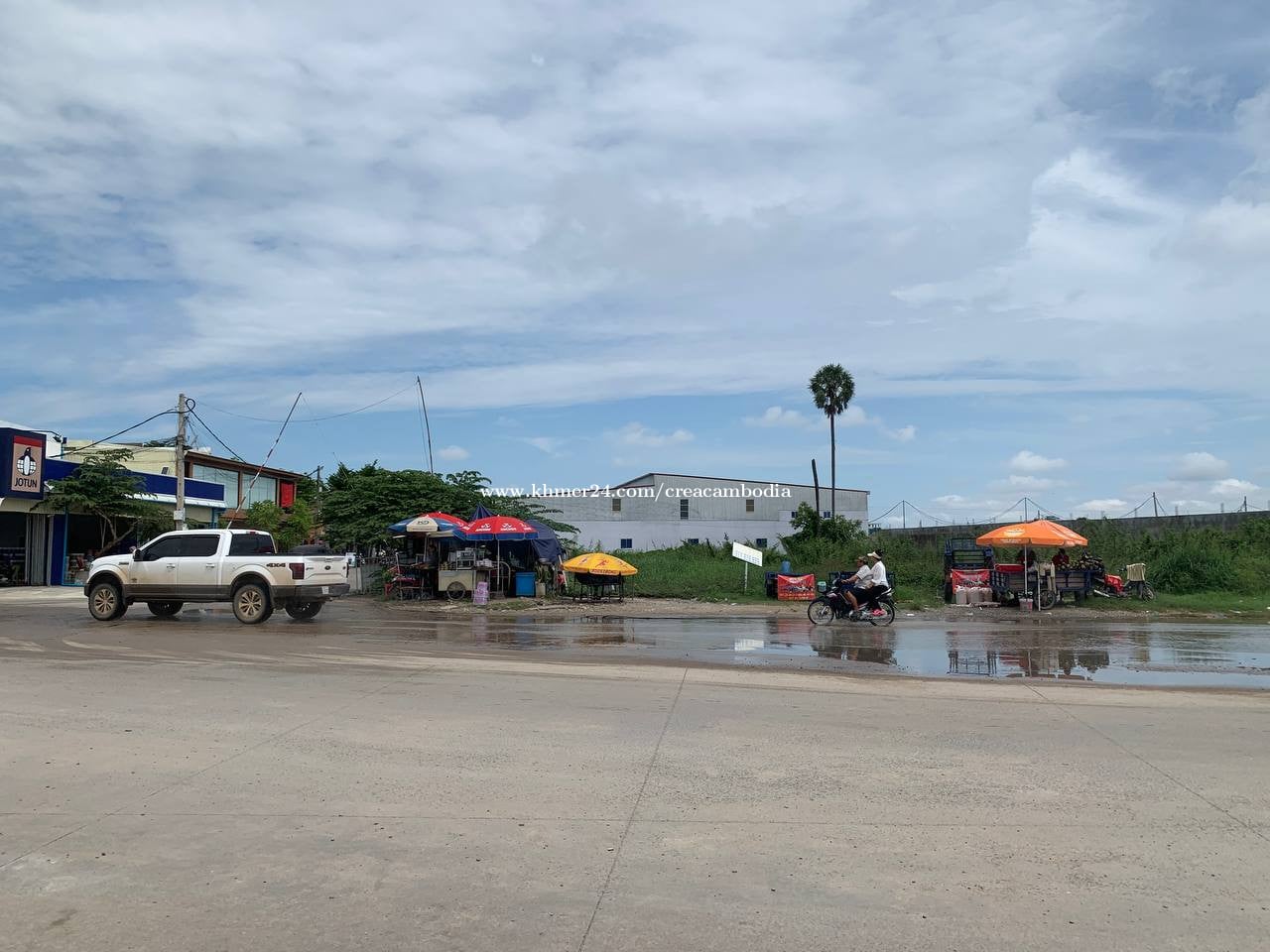 ដីជួលនៅផ្លូវកែងបុរីឈូកវ៉ា២​ផ្លូវមេ​ ភ្នំពេញ/ Land for rent Corner main road CHhoukva2 , Phnom Penh