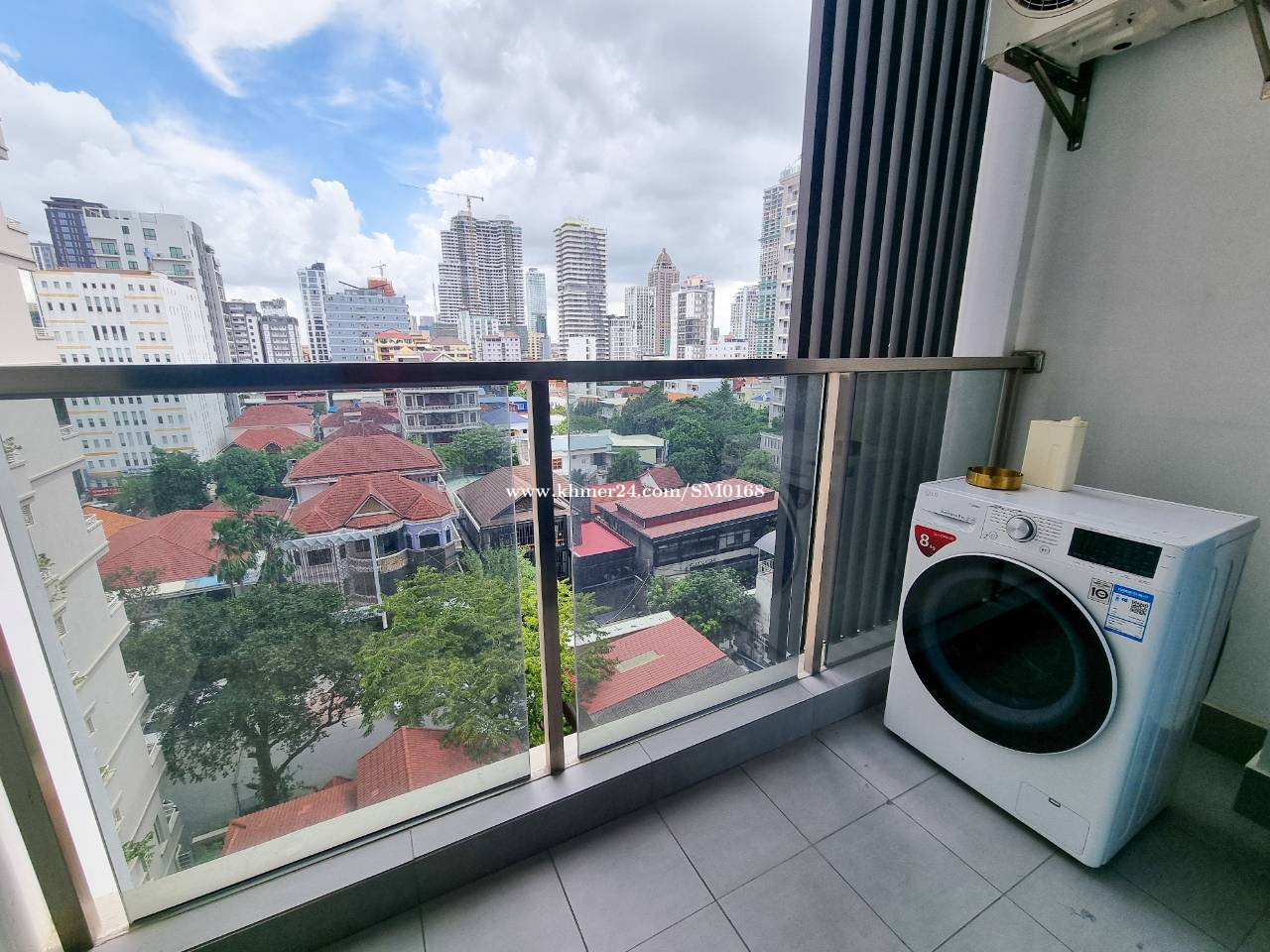 BKK1 Studio Condo with Swimming Pool near Independence Monument