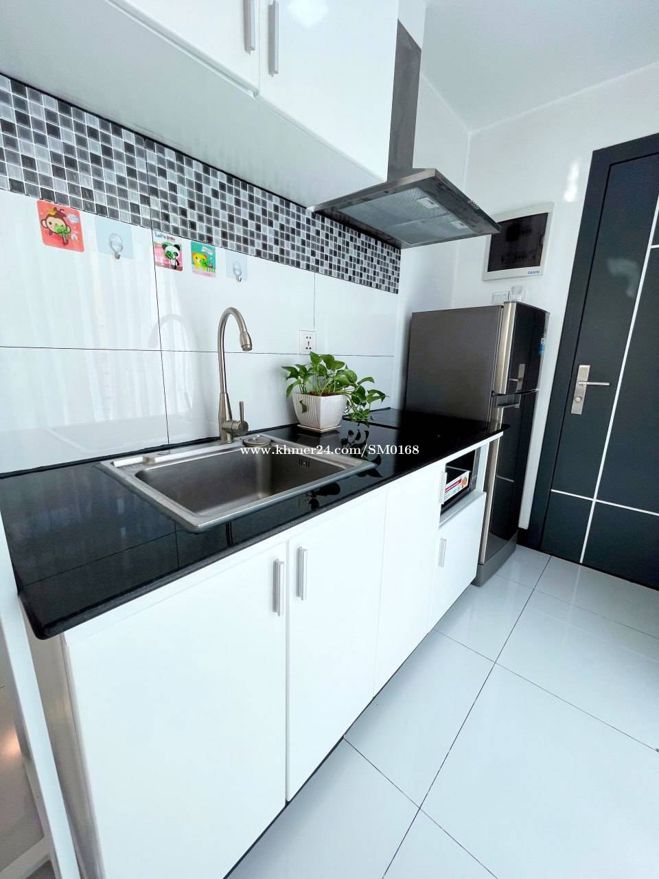 Swimming Pool Serviced Apartment with Steam Sauna for rent in BKK3