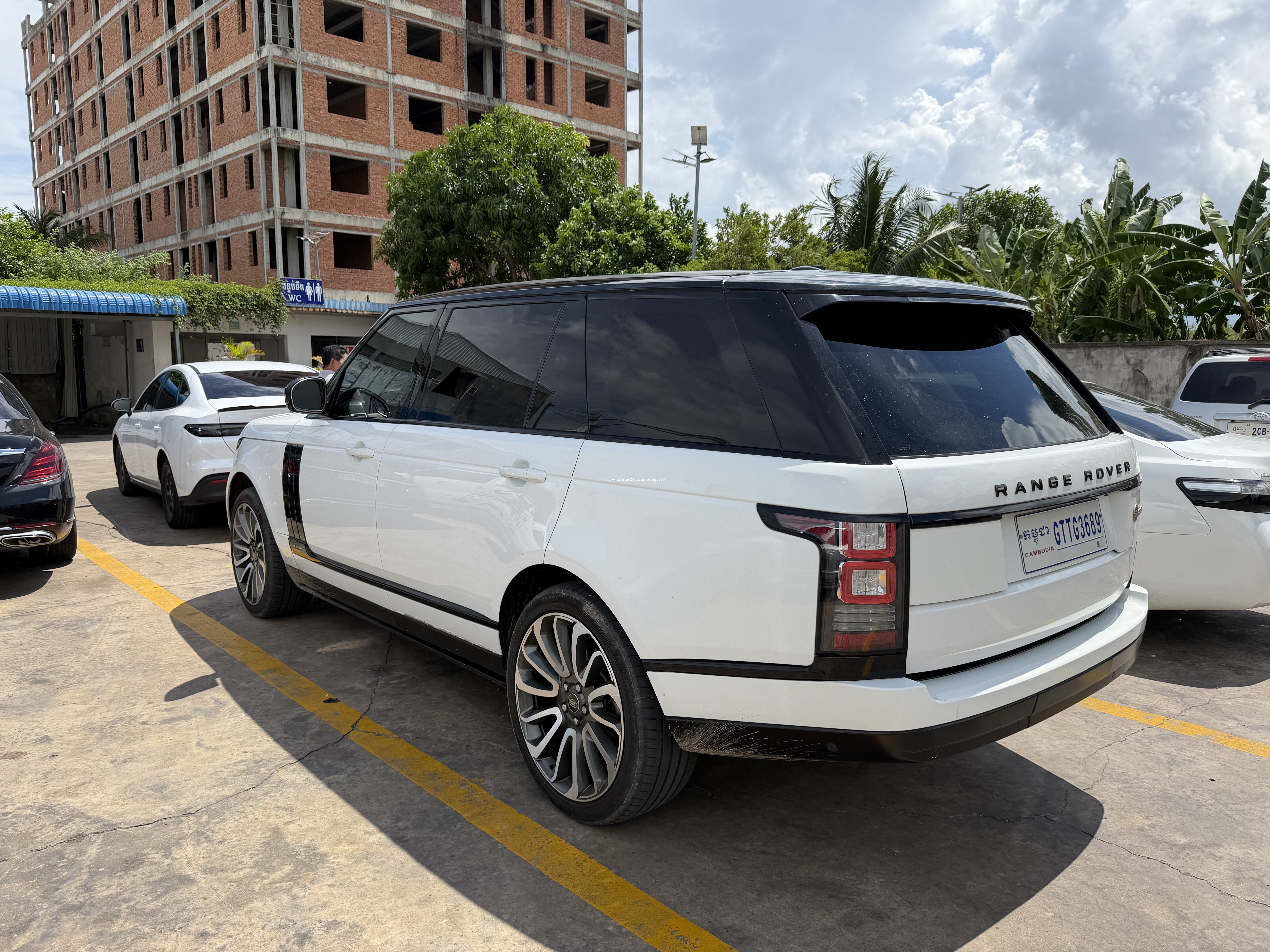 015 តួវែង LWB សាំង Autobiography លក់ប្រញាប់ តម្លៃ $28500.00 ក្នុង និរោធ ...