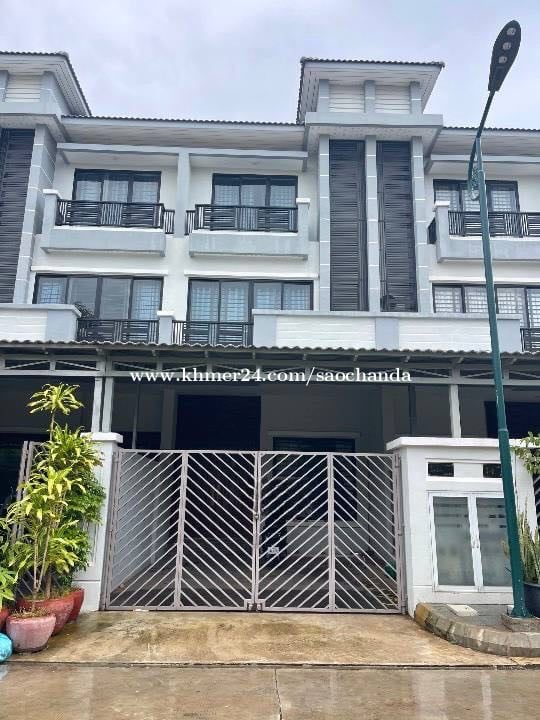 Link house for rent at Sensok