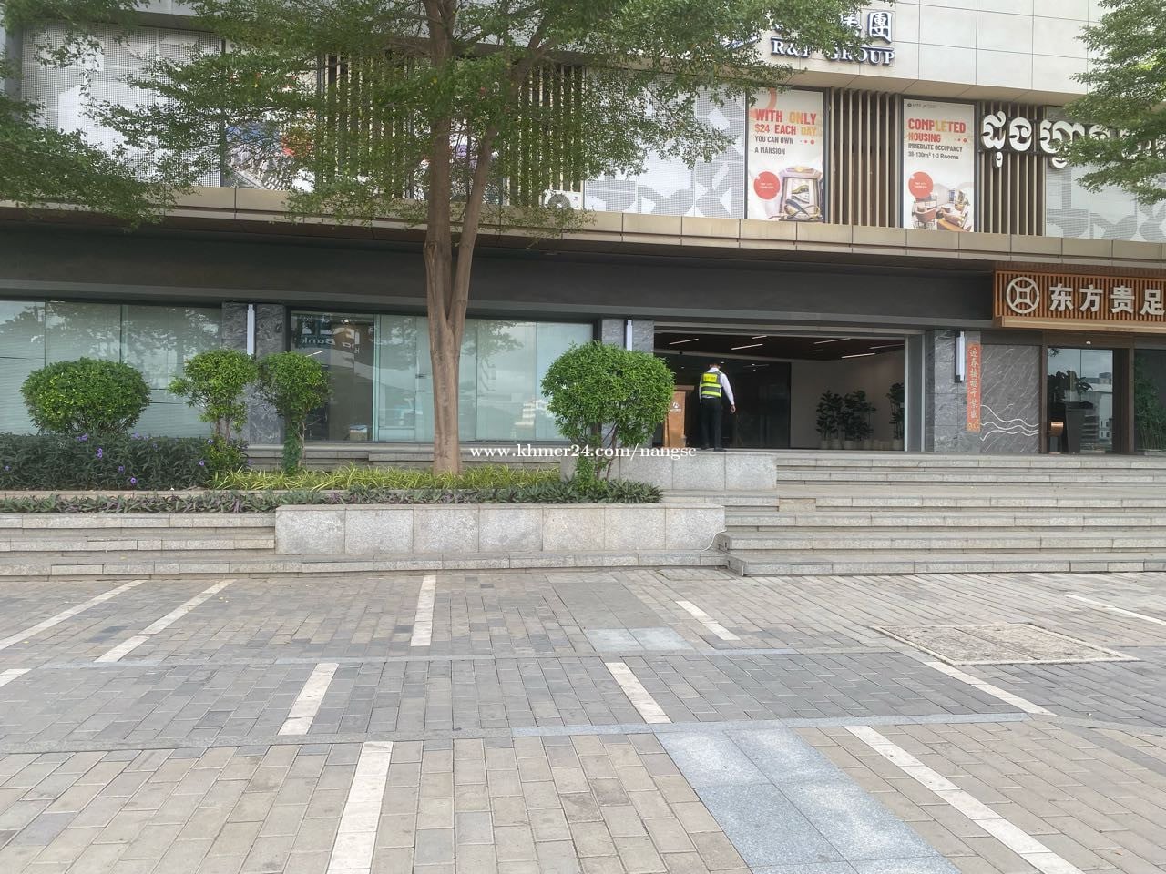 R&F Shophouse for rent along 60 m boulevard ផ្ទះអាជីវកម្ម ផ្លូវ 60 ម