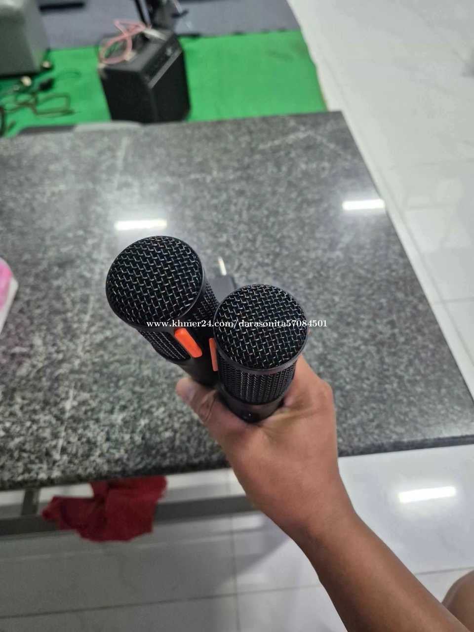 Microphan Microphone Wireless JBL មួយទឹក70$ នៅថ្មី98%/093900478 price $70.00 in ...