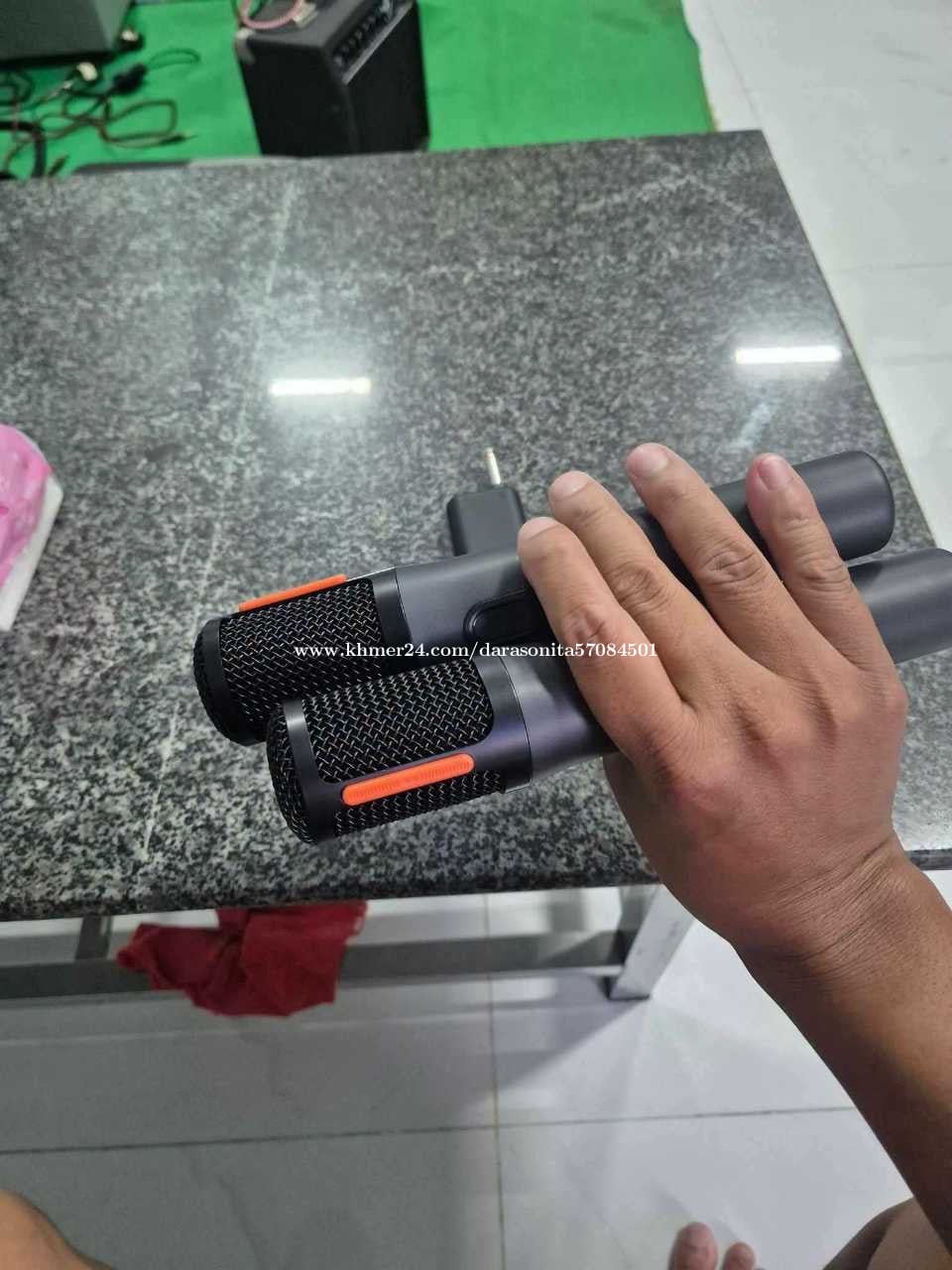 Microphan Microphone Wireless JBL មួយទឹក70$ នៅថ្មី98%/093900478 price $70.00 in ...