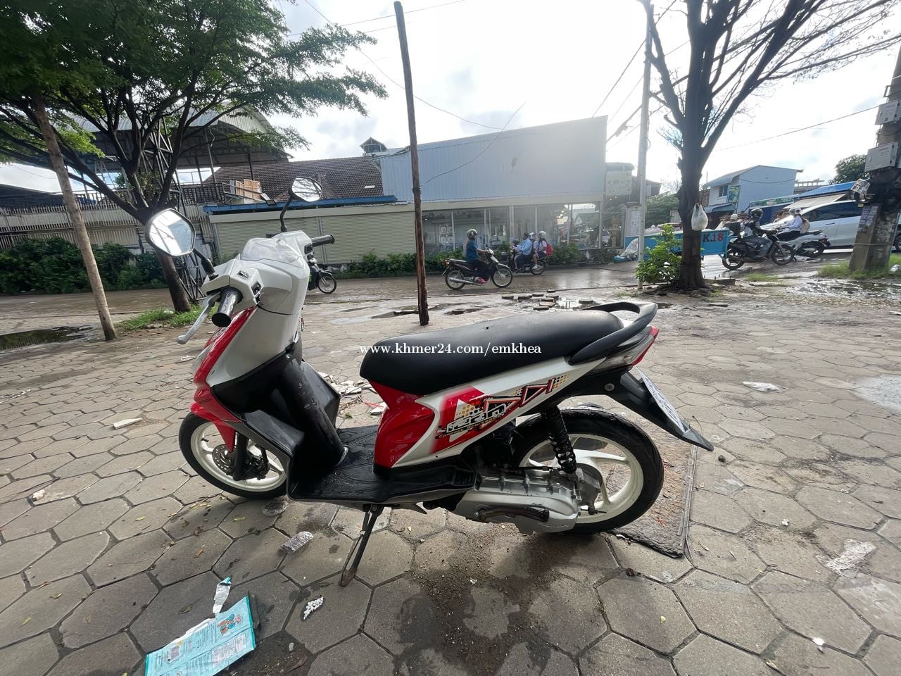 Honda Icon ឆ្នាំ 2013 មានពន្ធកាតគ្រីត្រឹមត្រូវ លេខភ្នំពេញម៉ូតូក្រុមហ៊ុន ...