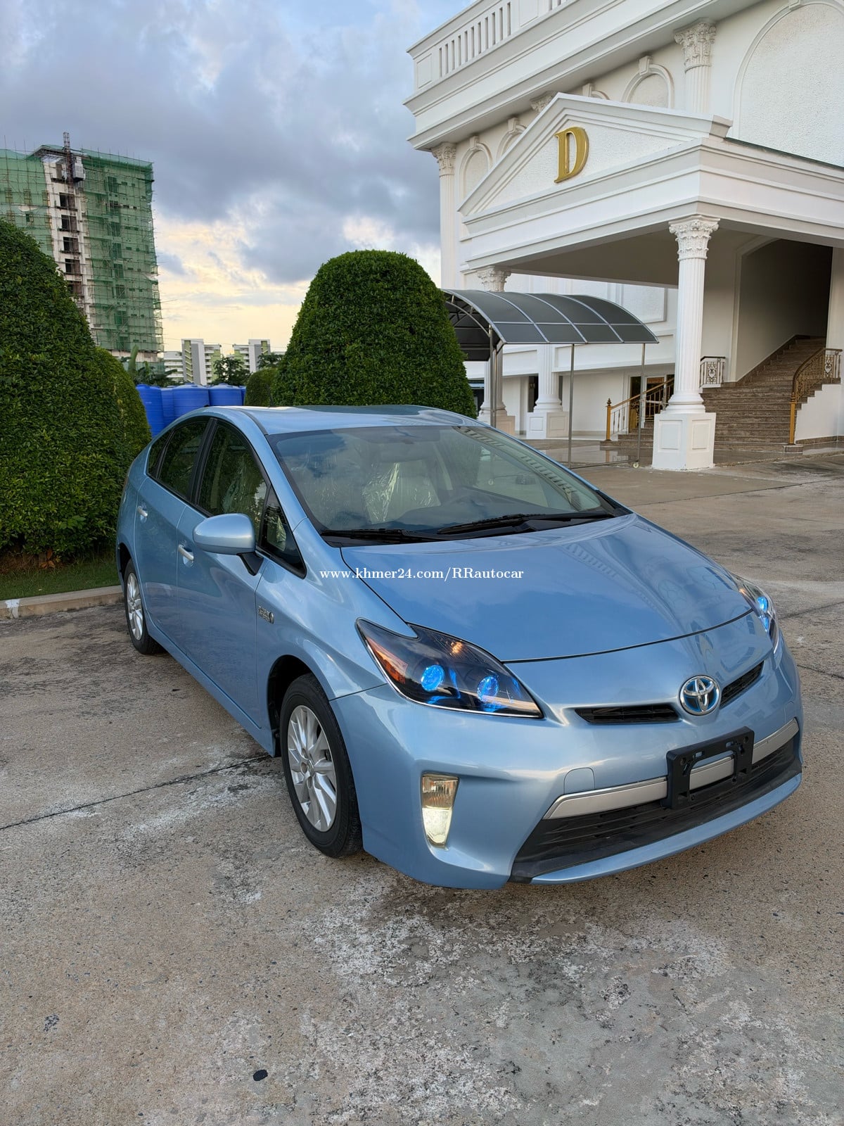 ឡានលក់ Toyota Prius 012 option 03 plug in price $14500.00 in Phnom Penh ...