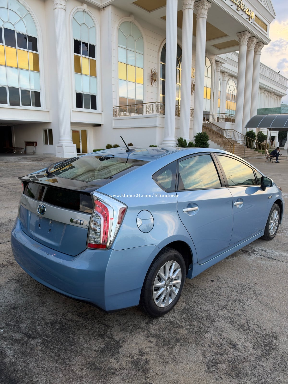 ឡានលក់ Toyota Prius 012 option 03 plug in price $14500.00 in Phnom Penh ...