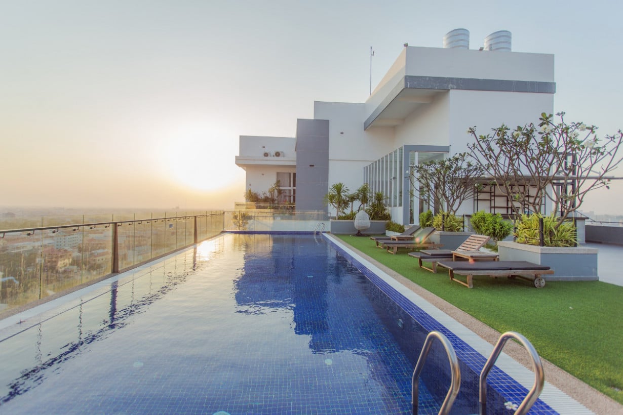 PS Crystal Condominium