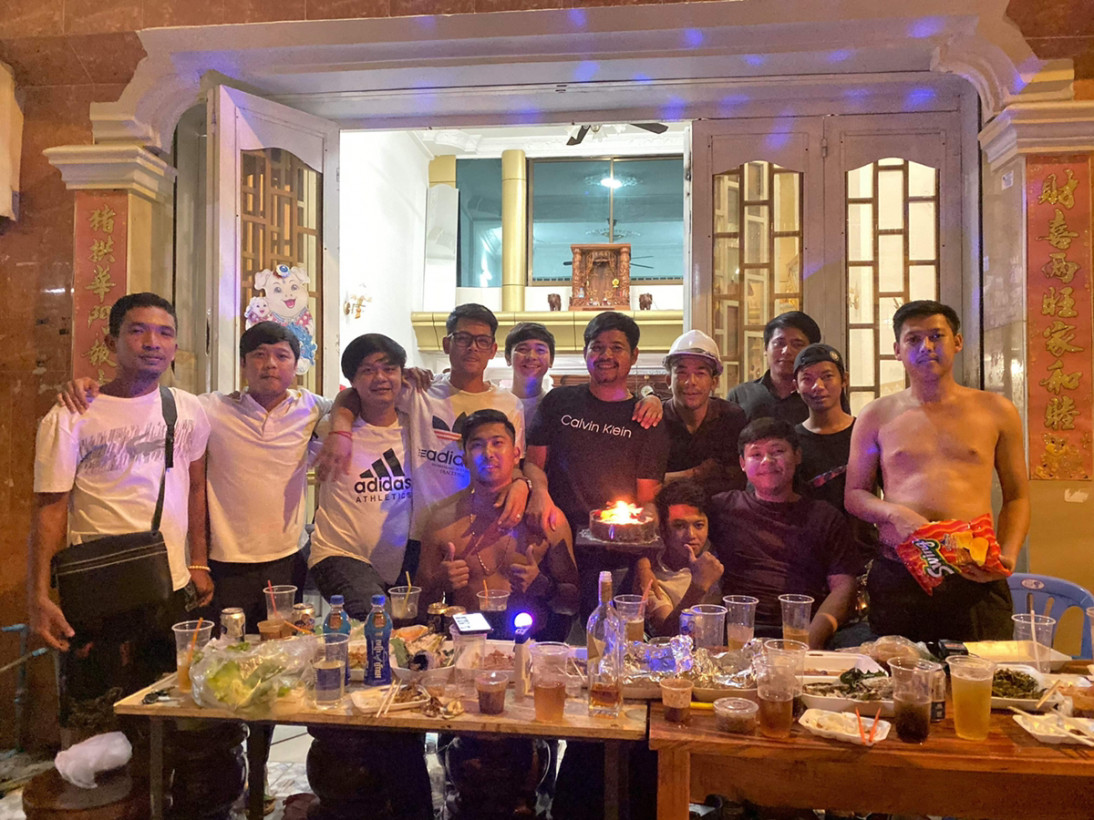 សេរីសកល អុី