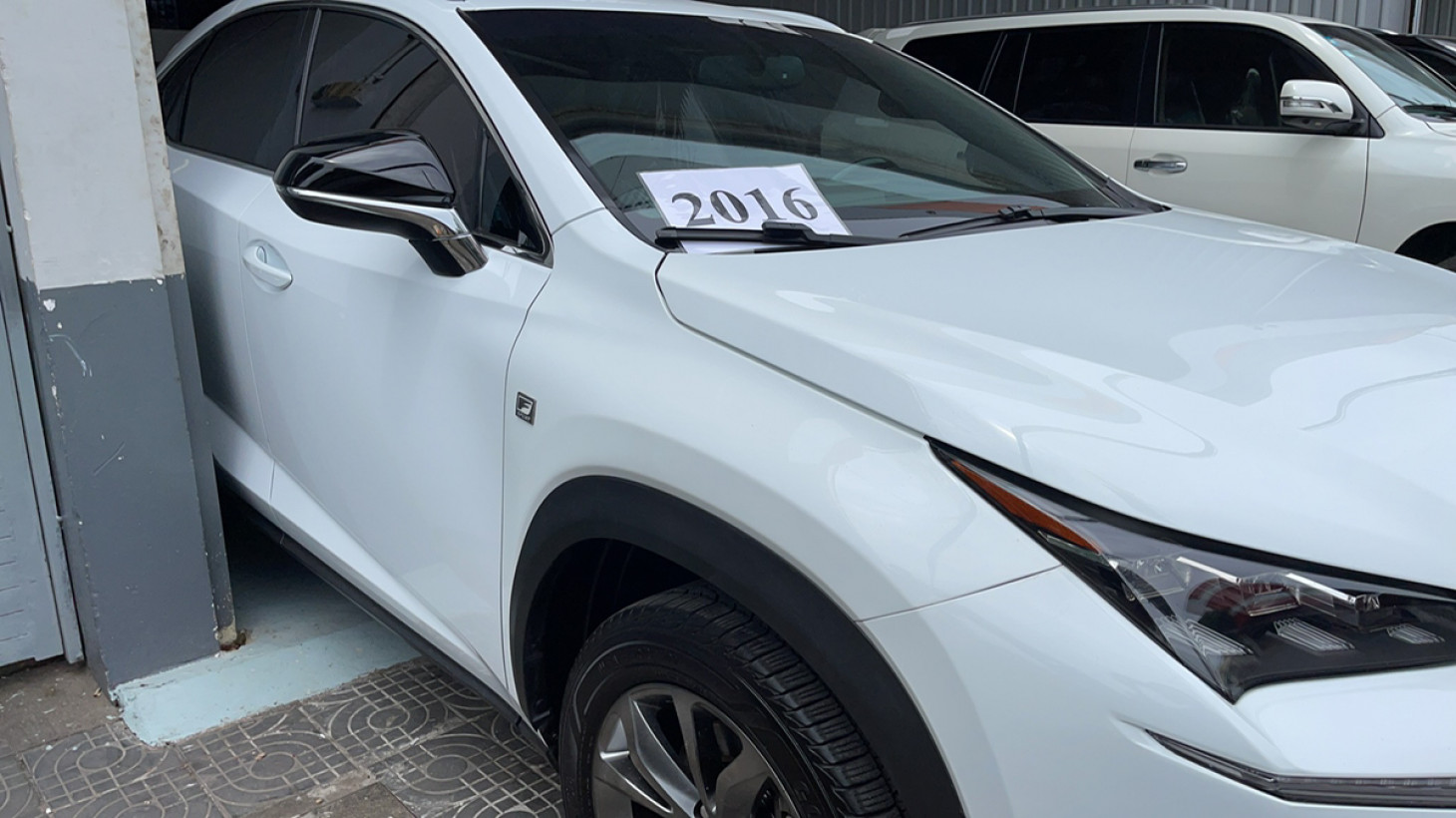 សុភាព លក់អចលនទ្រព្យ