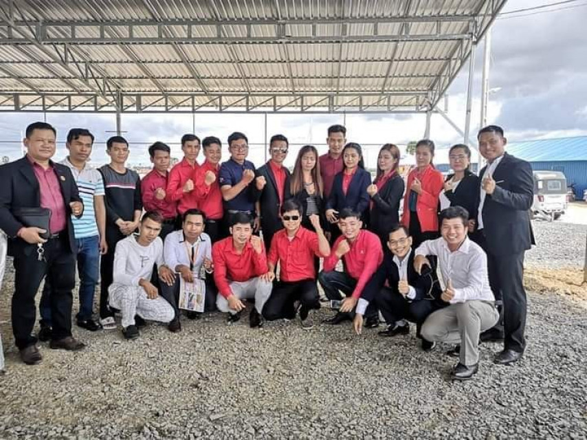 យ៉ន ផល្លី