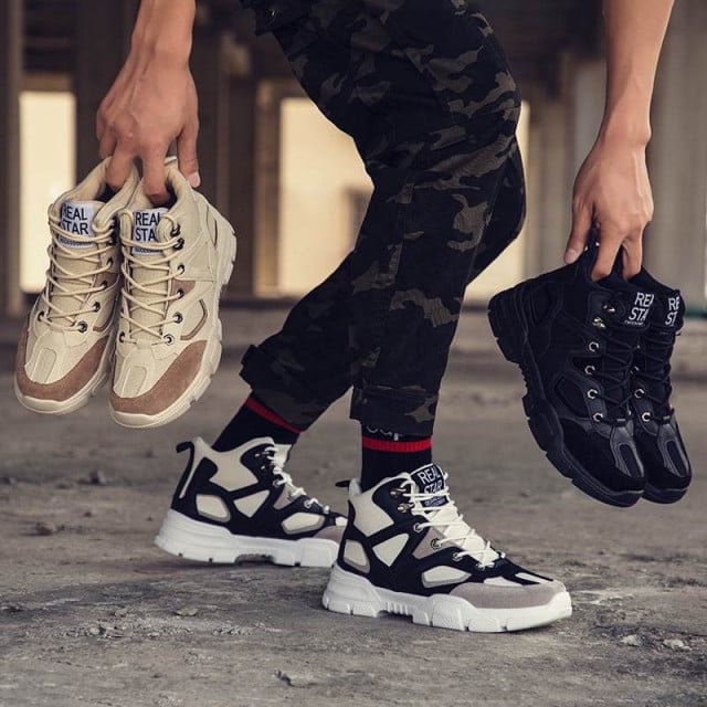 Q7 ពិភពស្បែកជេីង