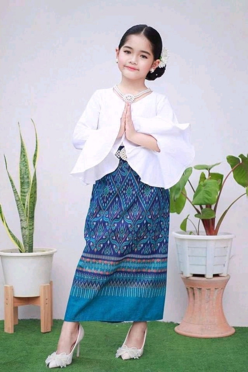 ស្រី យ៉ា