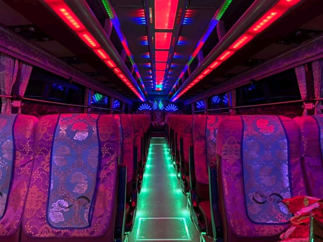 ថាវី មានឡានទេសចរណ៍សំរាប់ជួល