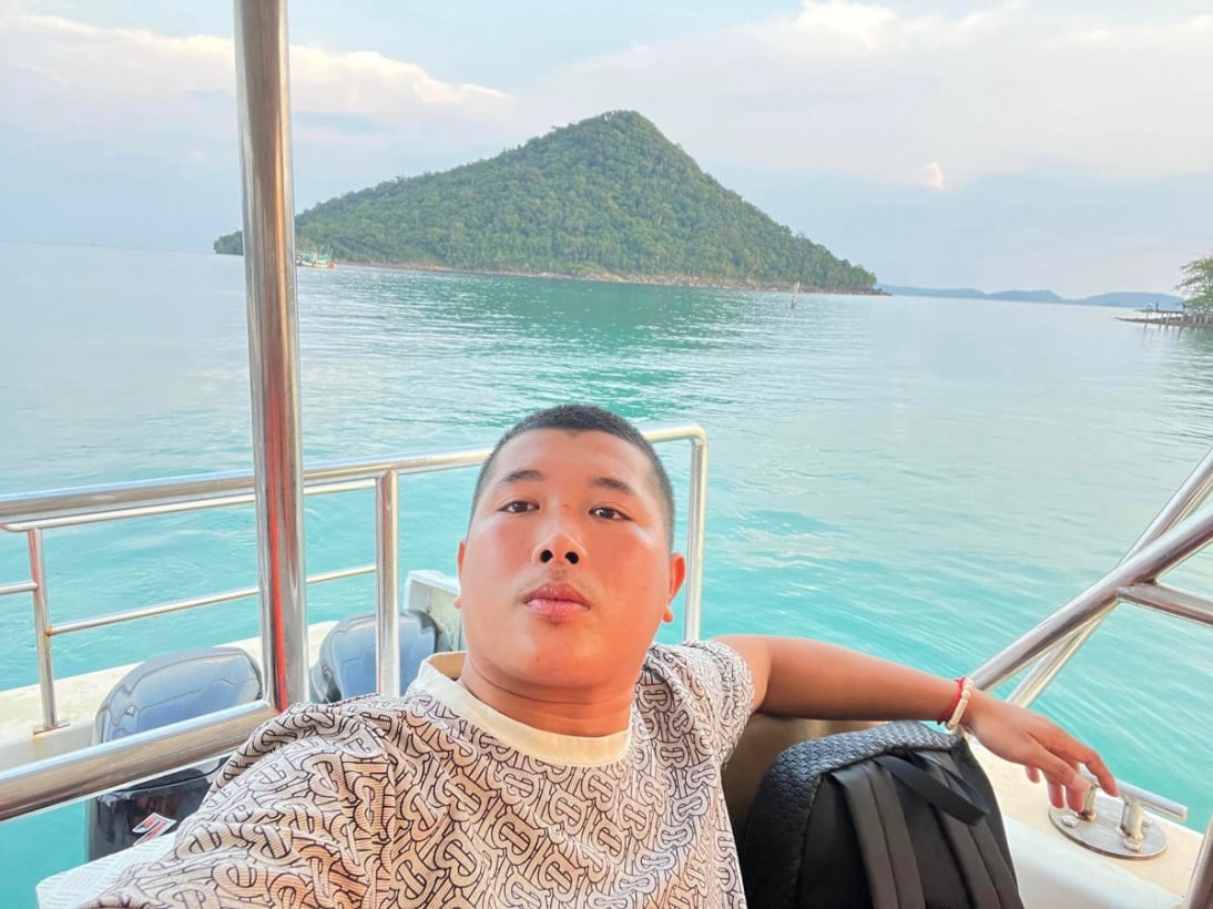 គឹម តាំងយី ទិញលក់រថយន្តគ្រប់ប្រភេទ